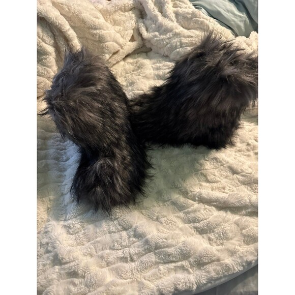 SKIMS FAUX FUR BOOTS  Size 39 - Picture 7 of 7